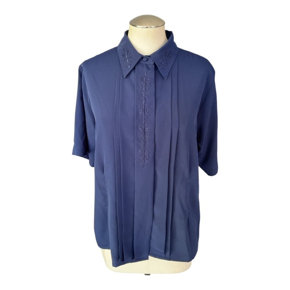 Yves St. Claire Petites Blouse Size 14 Blue Short Sleeve Embroidered Pleats